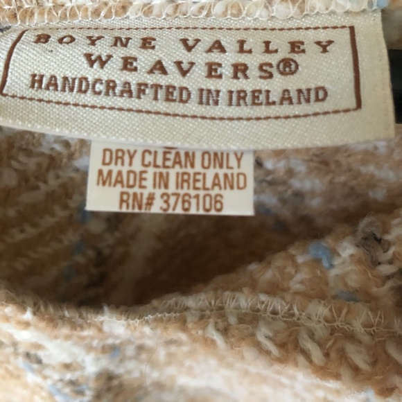 Tan plaid Irish Cape - Picture 3 of 4